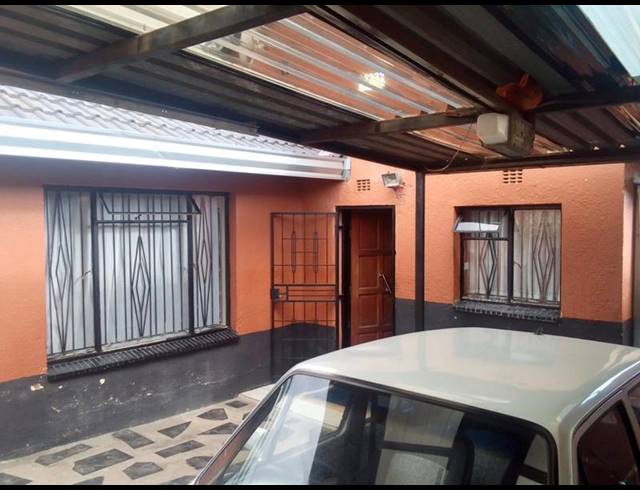 3 BEDROOM HOUSE FOR SALE IN MEADOWLANDS